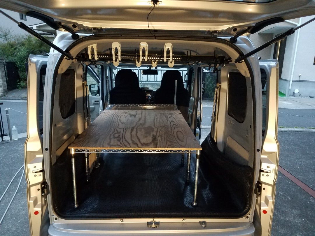 軽バンを釣り仕様にカスタマイズ！ロッドホルダーや内装をDIYすることで最適化しました。TSURI HACK 釣りハック