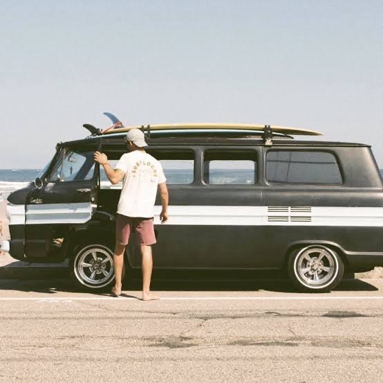 スーパーロングＤＸ サーフィン仕様ハイエースカスタム専門店 ノニデルの施工事例