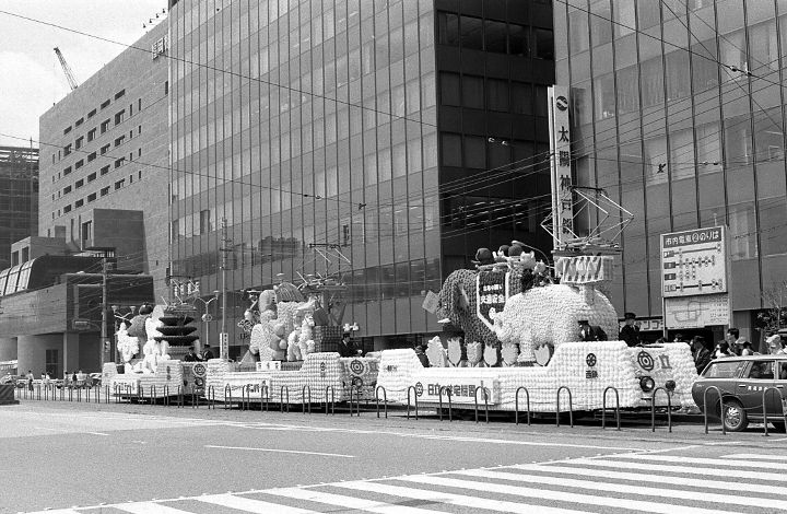 福岡の都心部に「LRT導入」専用走行空間の確保で渋滞「8.6倍」に 福岡市が試算鉄道ニュース 鉄道プレスネット