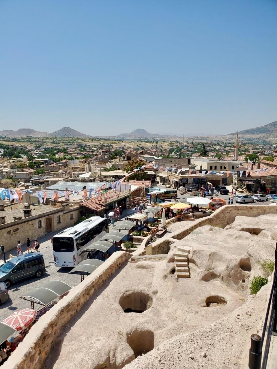 ウチヒサール城ネビシェ- ツアーとアクティビティエクスペディア