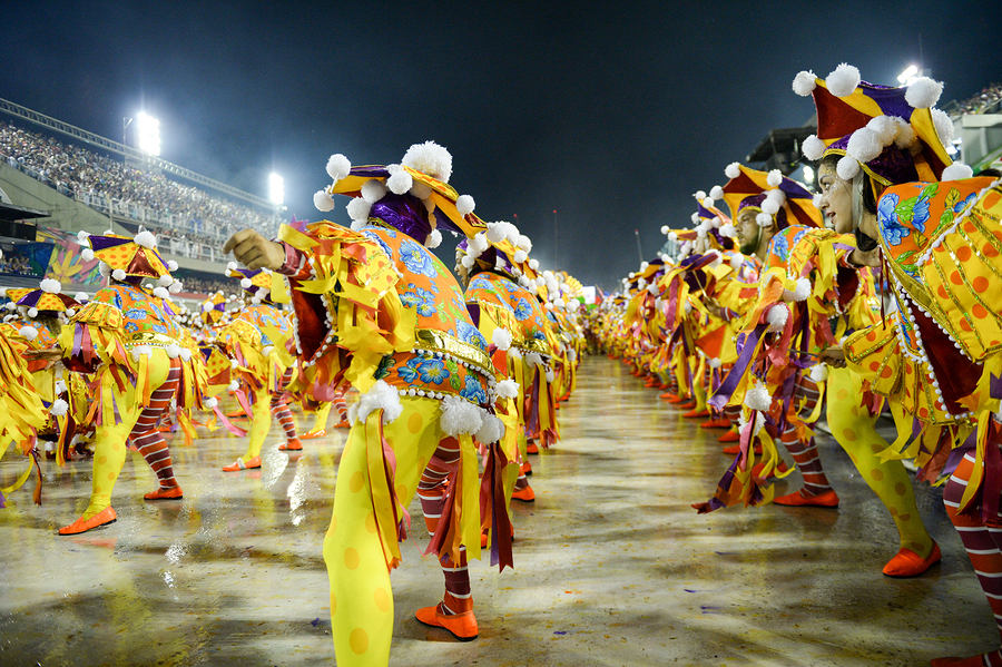 リオのカーニバル、コロナ禍で来年のパレード延期 - CNN.co.jp