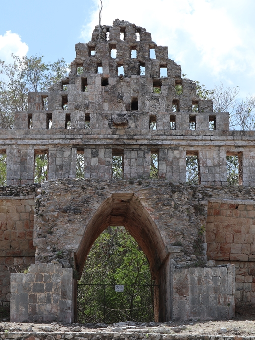 マヤ・プウク様式のマヤ遺跡 世界遺産「古代都市ウシュマル」を探索してみた。～世界の歩き方～It's a