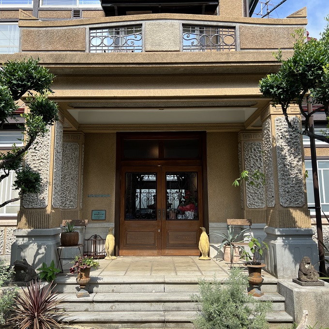 熊本駅前にお洒落カフェ「リヒト」が誕生！こだわりコーヒーとケーキのお店 │ けんさむの熊本紹介