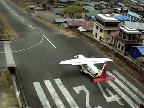 ネパール山間部の空港への離着陸は エベレスト登頂に劣らぬ難易度？今日の絶景