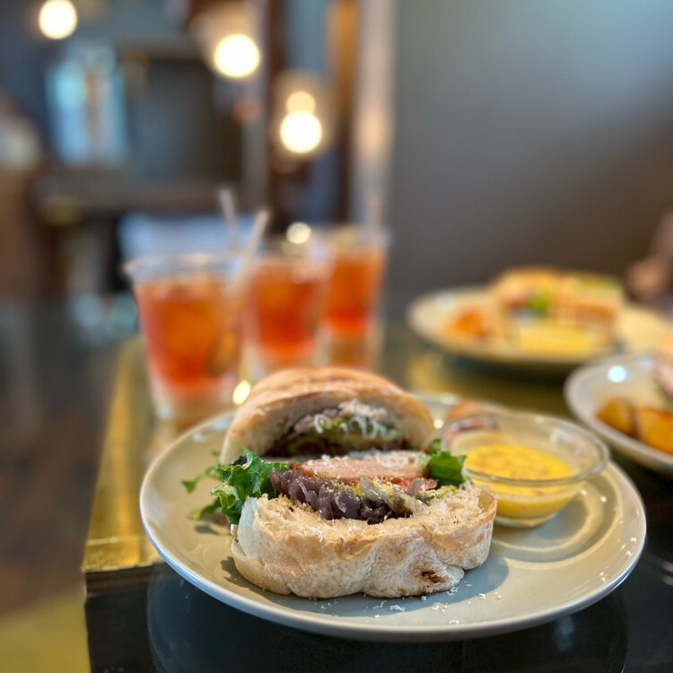 目黒川沿いの HAUTE COUTERE CAFE で「お花見アフタヌーンティー」を楽しむ！Hanako