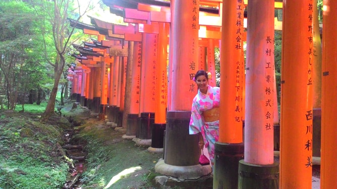 伏見稲荷大社・千本鳥居の写真スポットと写真撮影のための準備やコツ