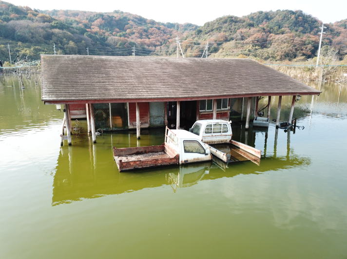 牛窓の水没ペンション村 – Submerged