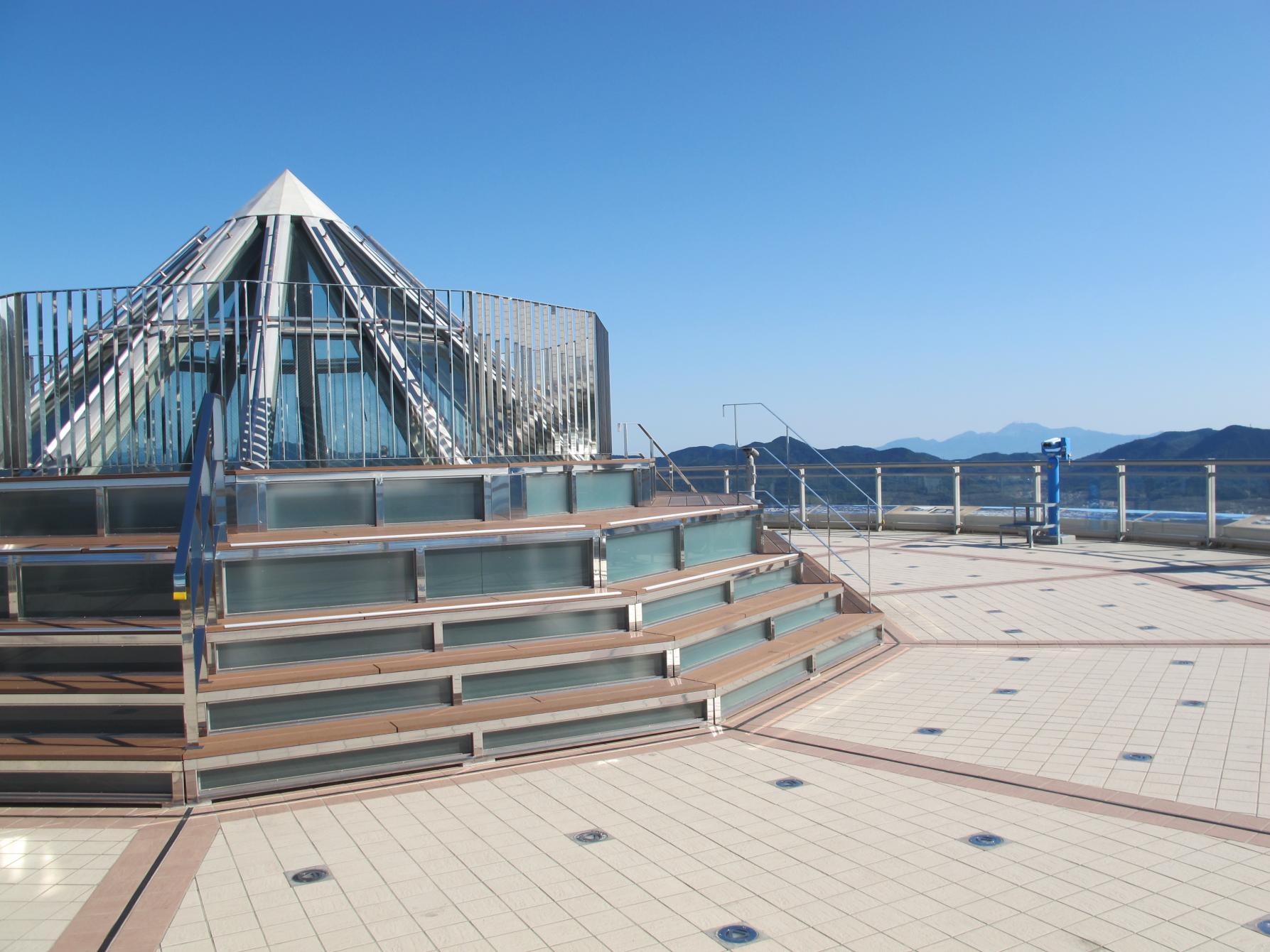 稲佐山展望台は 光の遊園地 ～アミューズメント空間を遊び倒そう