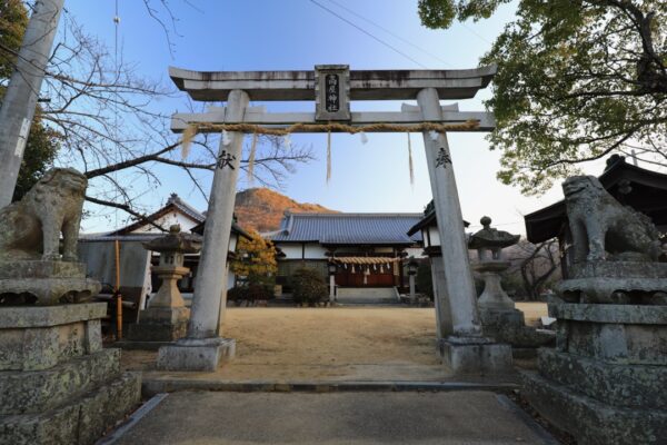 天空の鳥居 高屋神社 目の前に広がる観音寺と瀬戸内の絶景