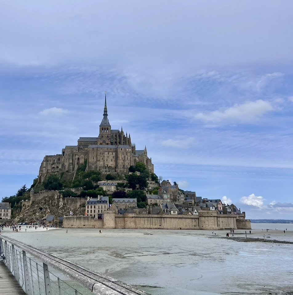 フランス🇫🇷 フランスの奇跡、モン・サン＝ミッシェルを訪ねて⛪🕊️Trip.com モン・サン・ミシェル