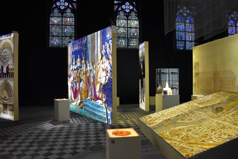 24'12月 パリ 6年ぶりの Our