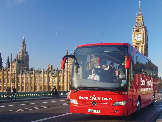 Londonbuscruising＞ 🇬🇧1960年台に実際にロンドンを走行していたロンドンバス 当時の内装をそのままに、本格イギリスの雰囲気が味わえるのは東京でここだけ！