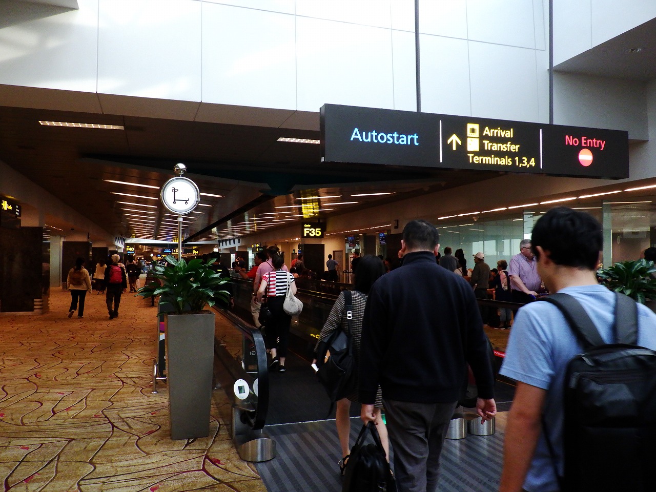 初心者でも安心🔰シンガポール・チャンギ空港での乗り継ぎガイド手順から空港の雰囲気を紹介⚠️注意点も ネパール 1