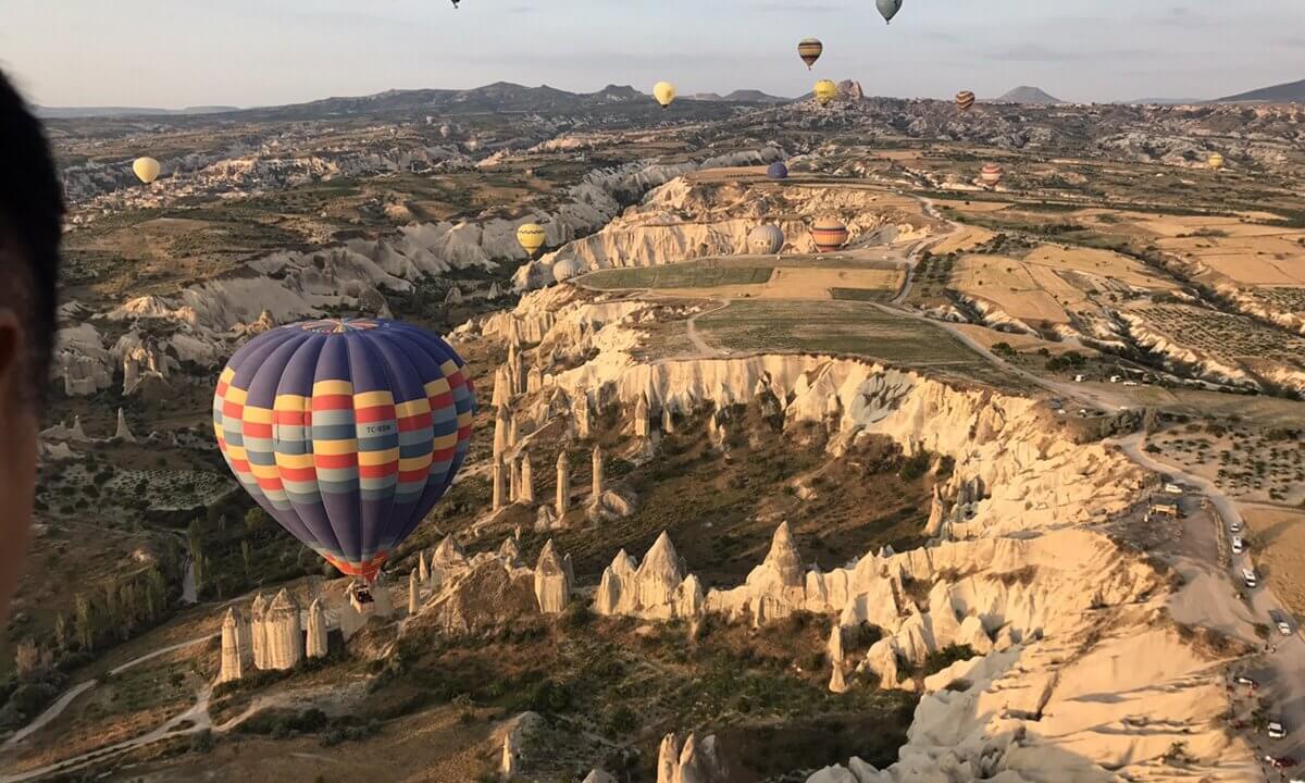 幻想的なカッパドキアの気球ツア