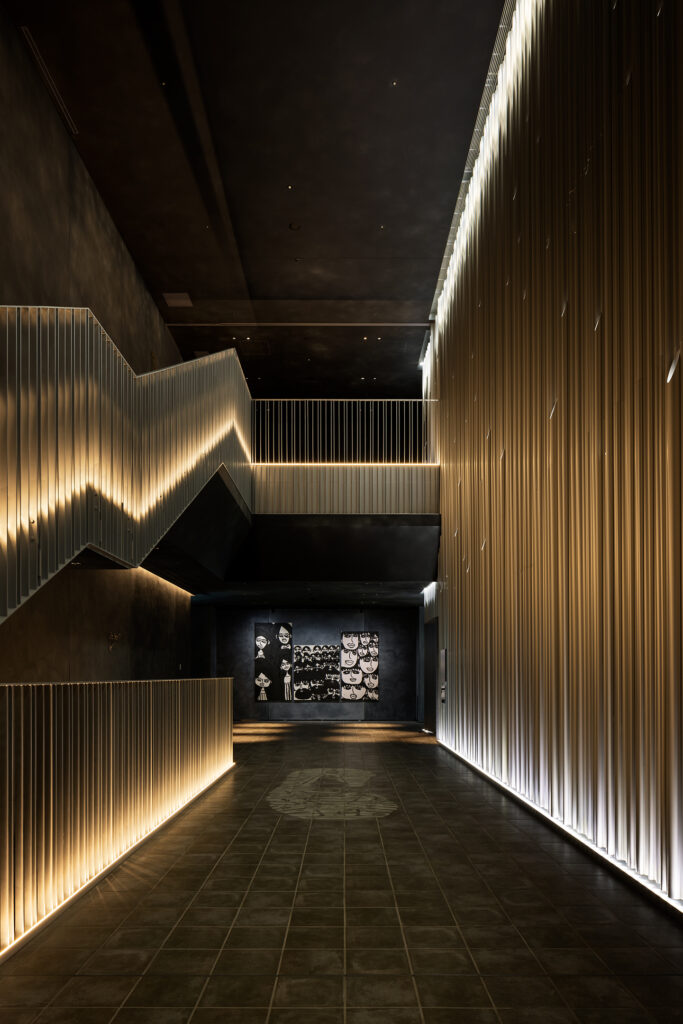 新宿歌舞伎町の新宿ミラノ座で建設が進む内閣府国家戦略特区認定の超高層ビル“東急歌舞伎町タワー”2022年8月末建設状況 - 新宿区の超高層ビル・ﾀﾜｰ