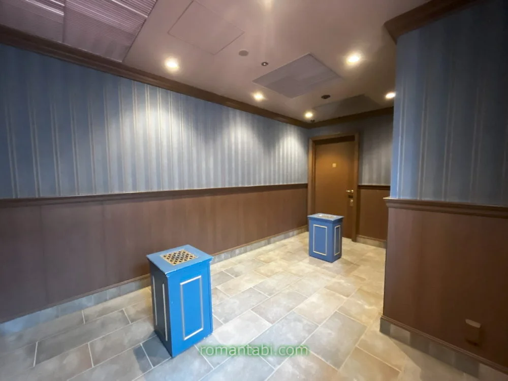 2025 ディズニーランドの喫煙所の場所はどこ？行き方を写真付きで解説！タバコ販売ショップの場所も