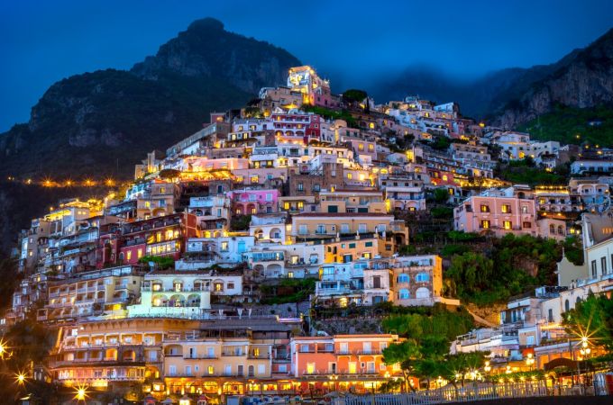 アマルフィ 世界一美しい海岸と南イタリアの美食を訪ねる。Vogue Japan