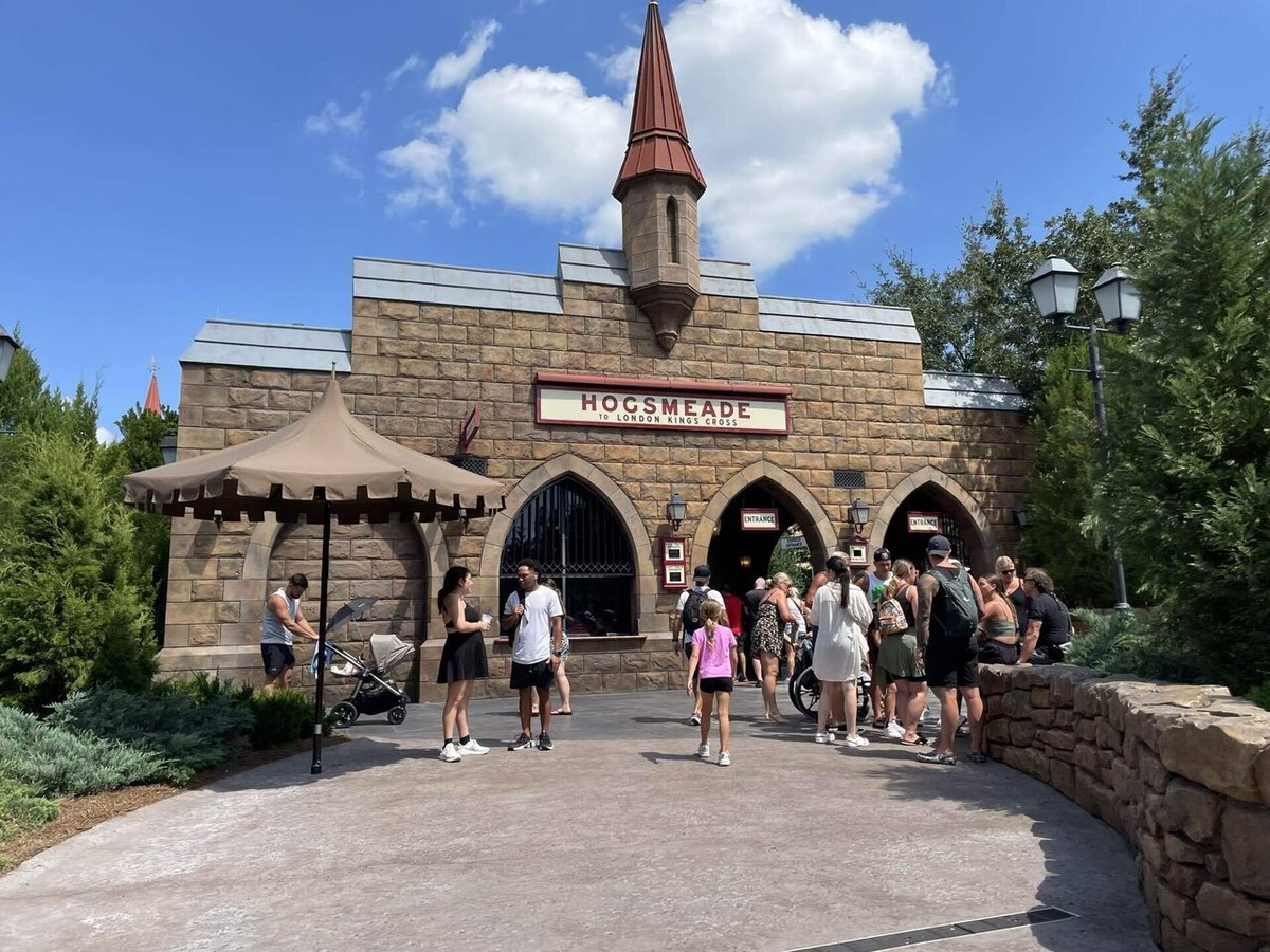 フロリダ ユニバーサル・スタジオ・フロリダのアトラクションガイド。おすすめを紹介。空飛ぶコアリクイの本棚