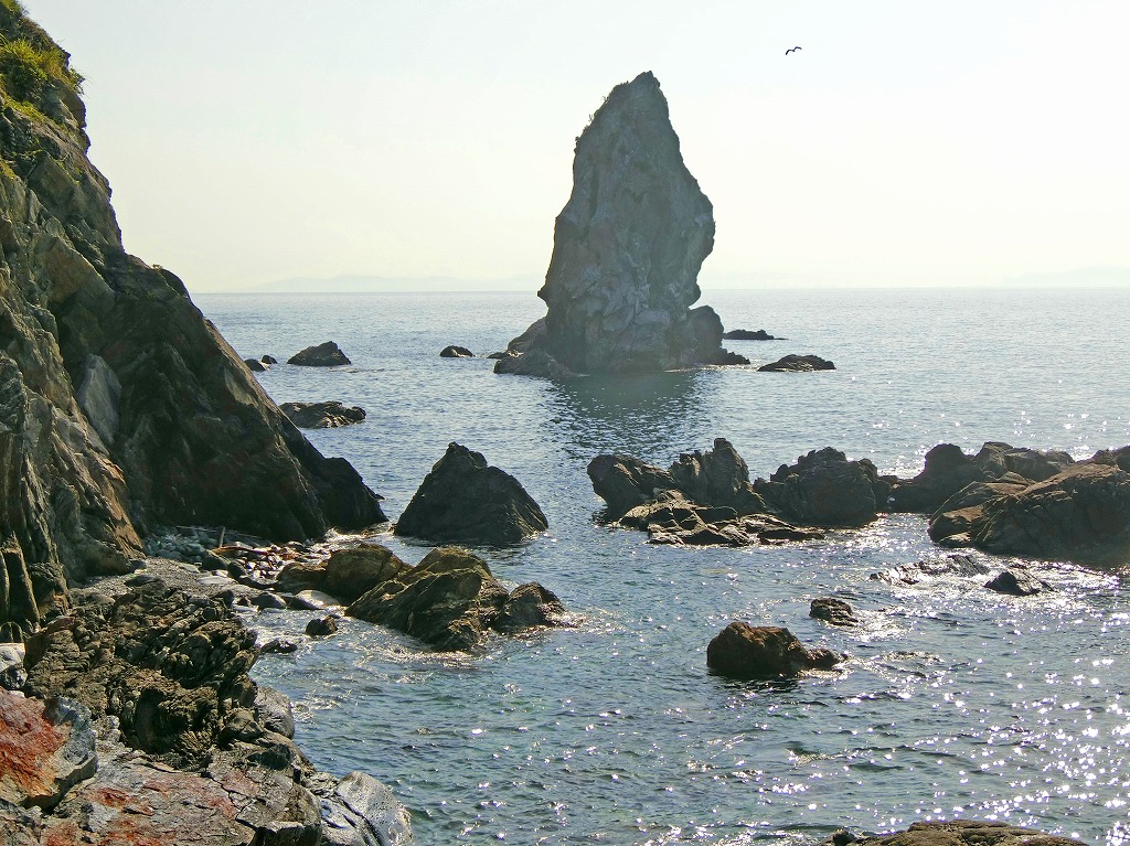 上立神岩 かみたてがみいわ沼島のシンボル奇岩！国生み神話のパワースポット