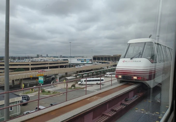 EWR空港マップ - ニューアーク・リバティー国際空港ターミナルマップ＆ナビゲーションガイド