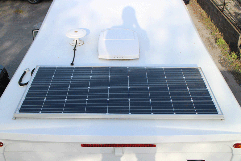 リビングがフルフラットのベッド空間に変身！プレシャスモストRVのマルス