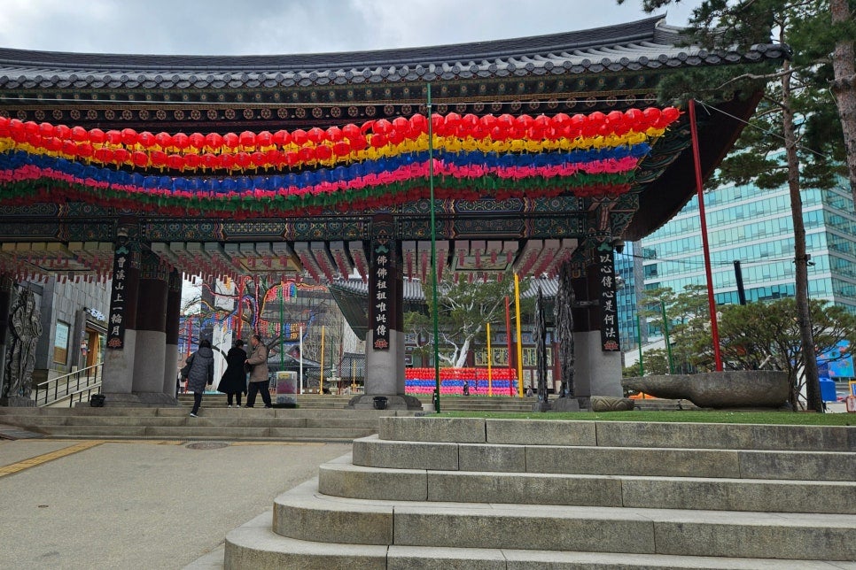 食堂はおしゃべり厳禁」「108回連続で五体投地」韓国のお寺に泊まる“テンプルステイ”で感じたこと韓国All About