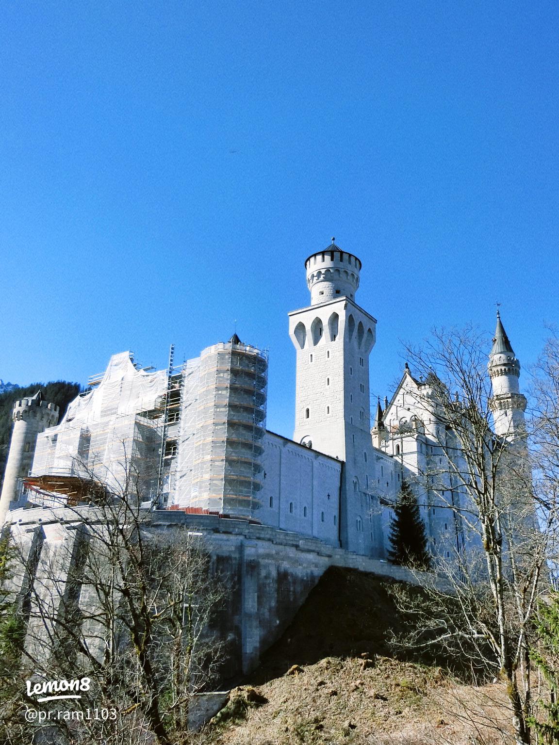 ノイシュヴァンシュタイン城の内部 - 建築、部屋、写真