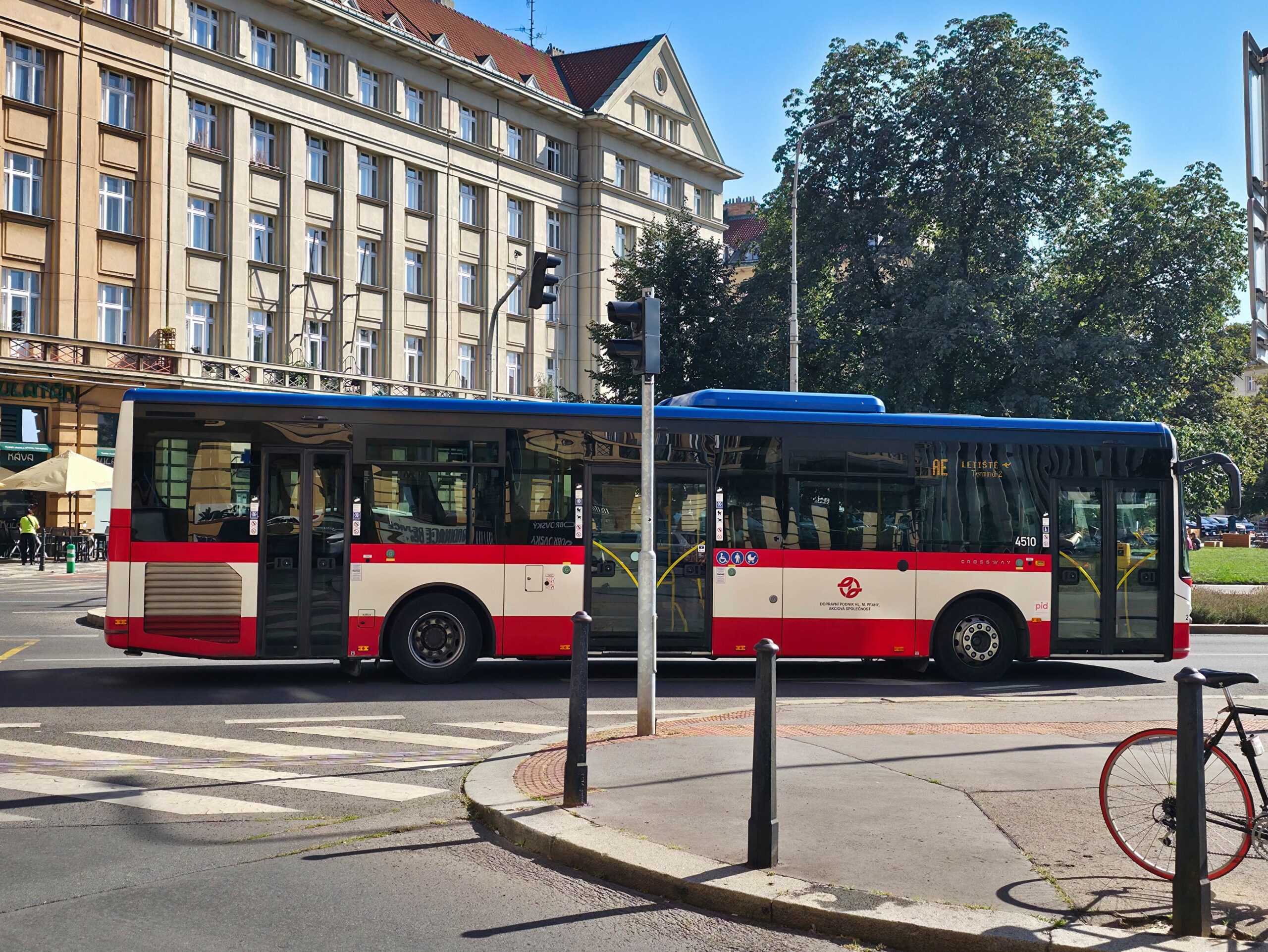 プラハ空港からプラハ市内へのアクセス チェコ