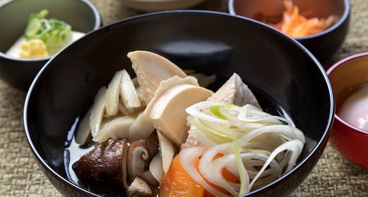 今日は、沢山のご来場ありがとうございました🍀 今日、13日とトイレ混雑を防ぐため上記写真のようなトイレCARを3ヵ所に設置しております❗❗男女ご利用できますので、お急ぎの場合は、是非ご利用下さいませ! ・設置場所・漁港ストア側に一台 ・加山コーヒーさん