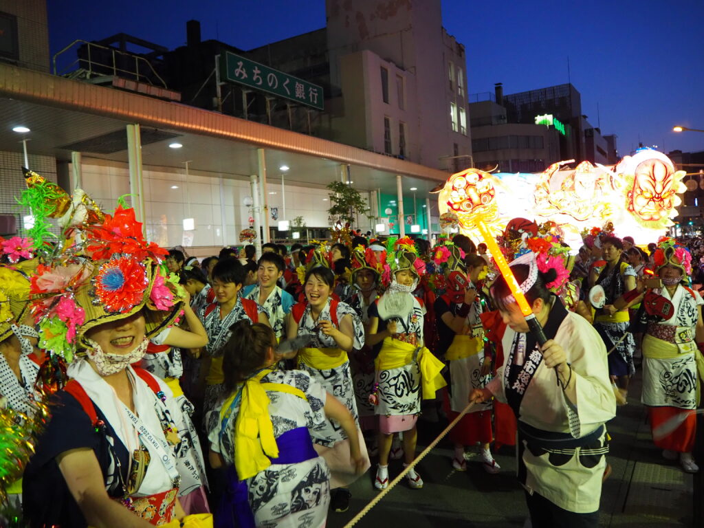 青森ねぶた祭2025 今年の青森ねぶたまつりもたくさんの出会いがありました。4日間も続けて跳ねて、いろんな人たちと跳ねることができ最高に楽しかった！！ 昔懐かしの友人からインフルエンサー仲間、タレントまでたくさんの交流を果たすことができました！！ 去年よりも