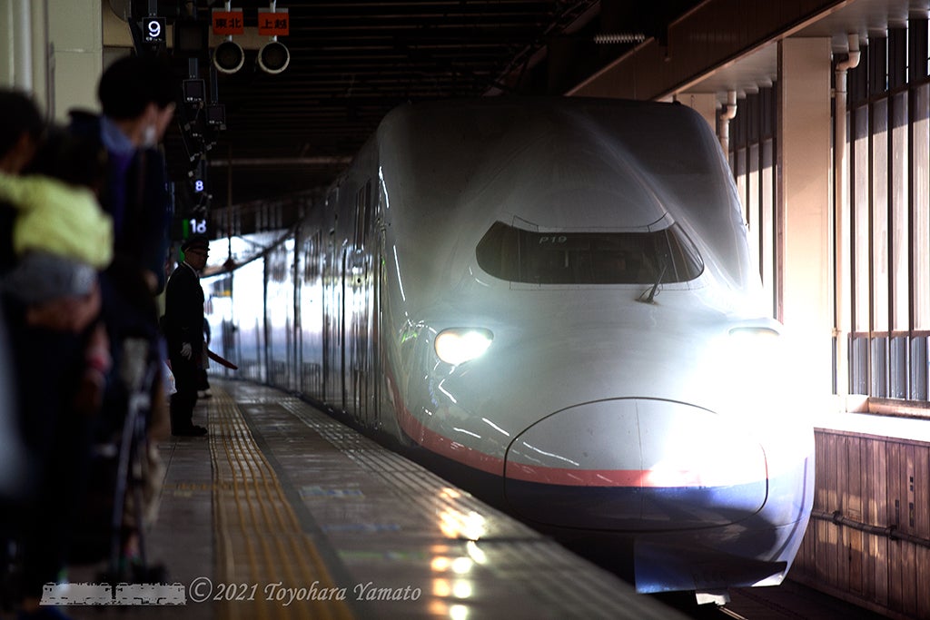 東北新幹線 始発「やまびこ51号」自由席と盛岡観光模工少年の心