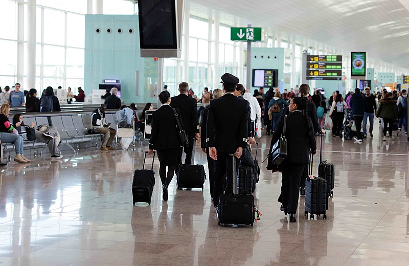 バルセロナ空港ターミナル2 10763001008 の写真・イラスト素材アマナイメージズ