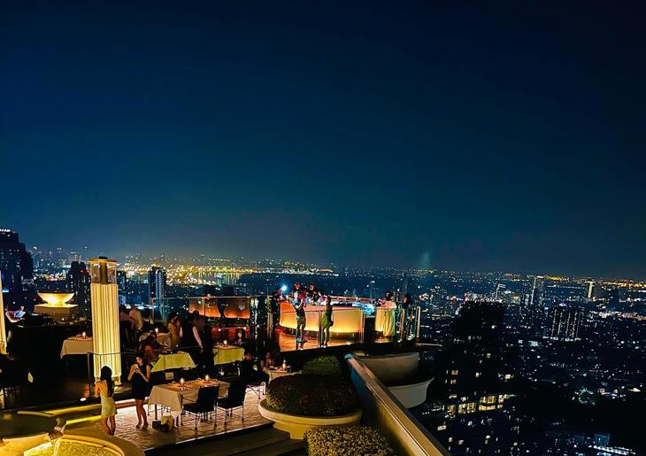 バンコクの穴場スカイバーシエロ Cielo 日本人観光客に知られていないルーフトップバー│マンツーマン・オーダーメイド動画スクール