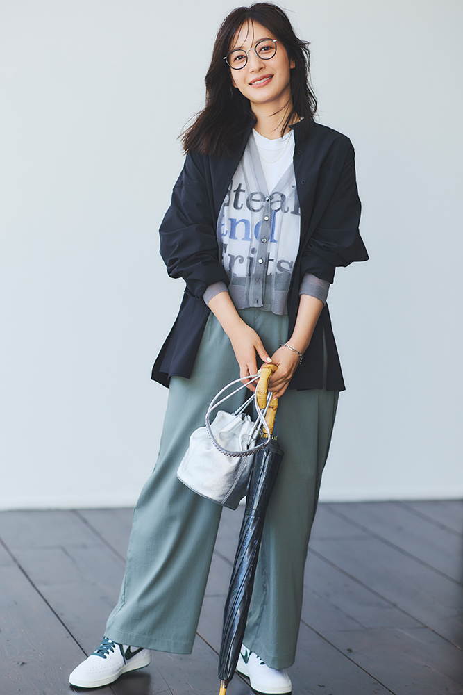 秋は「スニーカー」を履いて大人の遠足へ！ – STORYストーリィオフィシャルサイト