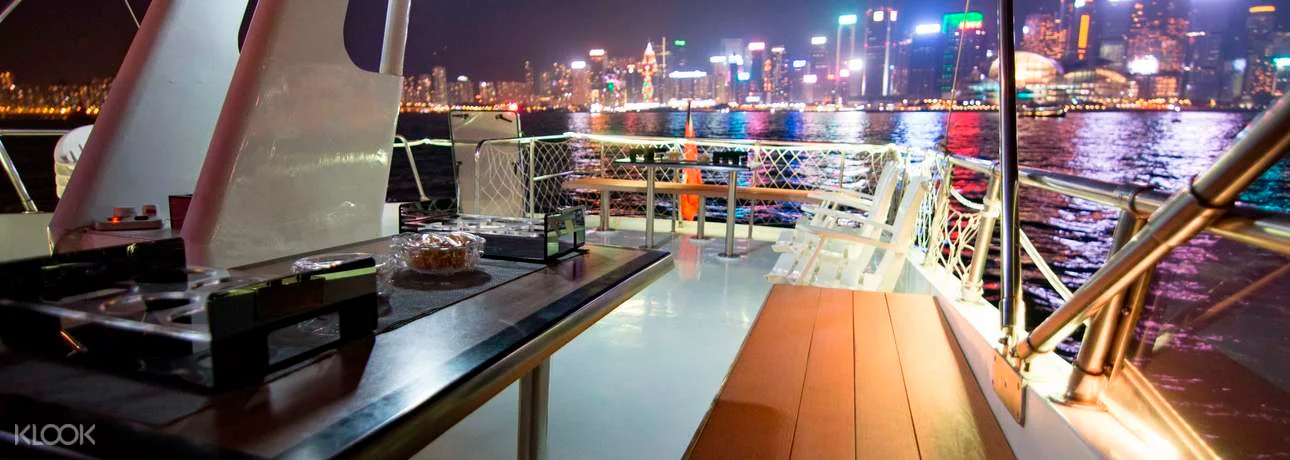 香港ドゥクリング、ビクトリア・ハーバーでのアンティーク・ボート・ツアーGetYourGuide