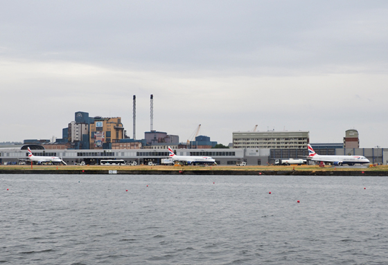 実は入国するには便利』by エゾグマロンドン シティ空港LCY