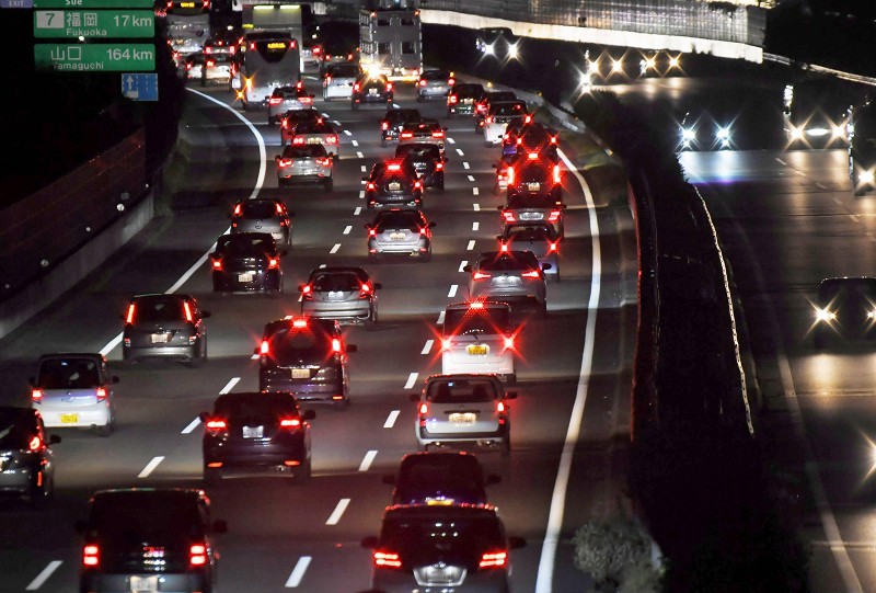 渋滞で混雑する道路の無料の写真素材 - ID.4950フリー素材 ぱくたそ