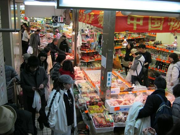 山賊海賊 上野アメ横センタービル店 特大イカ焼きが絶品！上野で人気の食べ歩きスポット