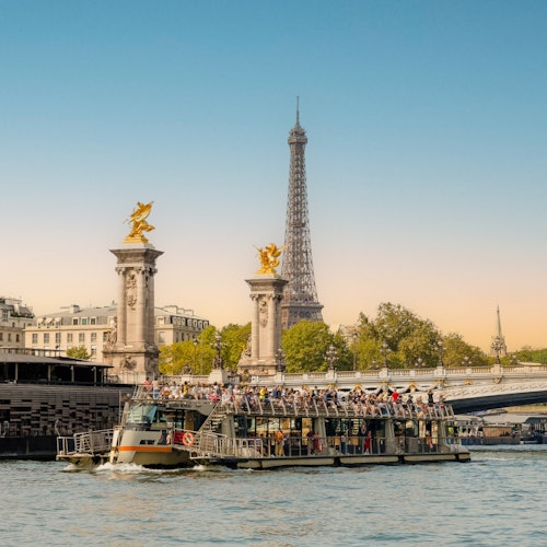 バトー・パリジャン解説付きパリセーヌ川観光クルーズ