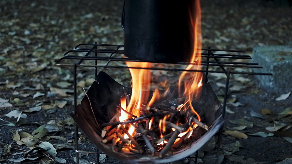良く燃えてあったかい焚火缶を作ってみた
