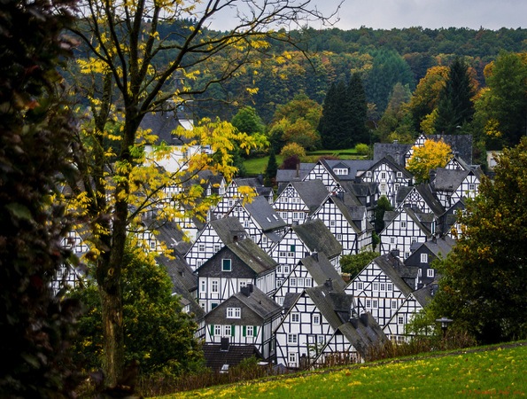 フロイデンベルク観光 モノトーンの絶景が望めるドイツの田舎町への行き方タビシタ