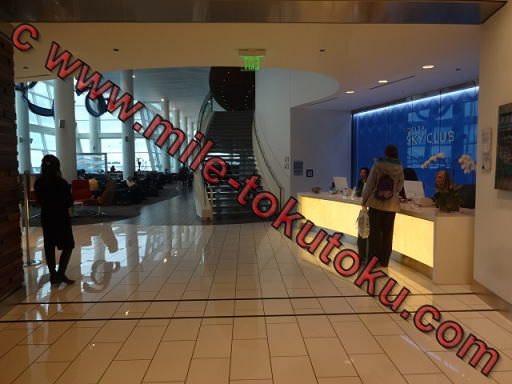 シアトル・タコマ空港での5時間の乗り継ぎと、偉大なるアメリカ人への