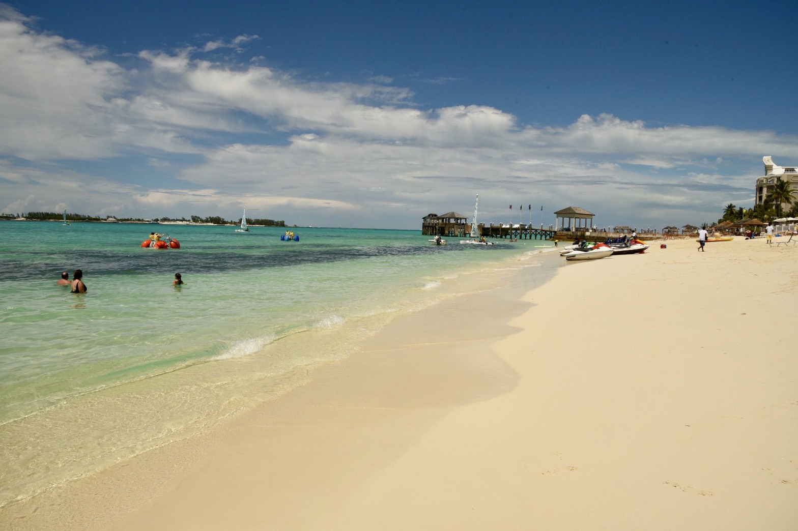 バハマのツアーや見どころを紹介。ピンクサンドビーチなどの近隣観光情報海外ダイビングツアーダイブナビ