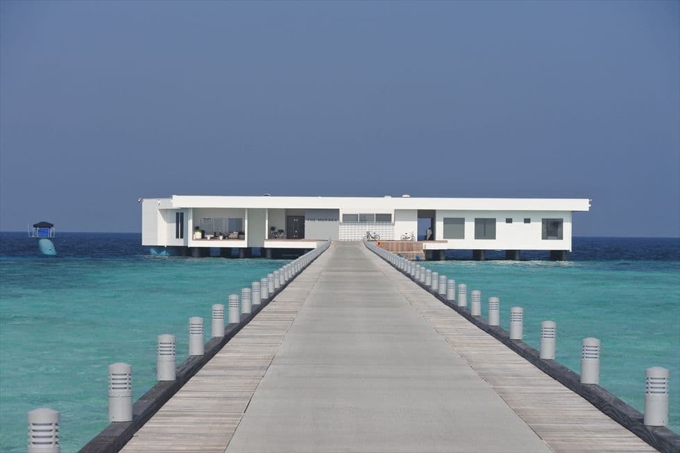 海中のベッドルームは1泊500万円強 モルディブ「コンラッド」に驚いた！古関千恵子の世界極楽ビーチ百景