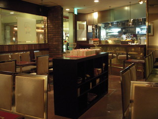 横浜カフェ 迷ったらここへ行ってみて！スイーツ好きに大人気のレトロモダンな隠れ家スイーツ！ ryoko-