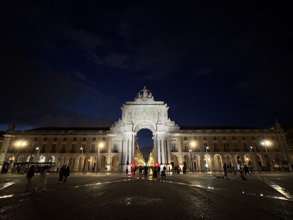 コメルシオ広場 - リスボンのおすすめ観光地・名所現地を知り尽くしたガイドによる口コミ情報 トラベルコ