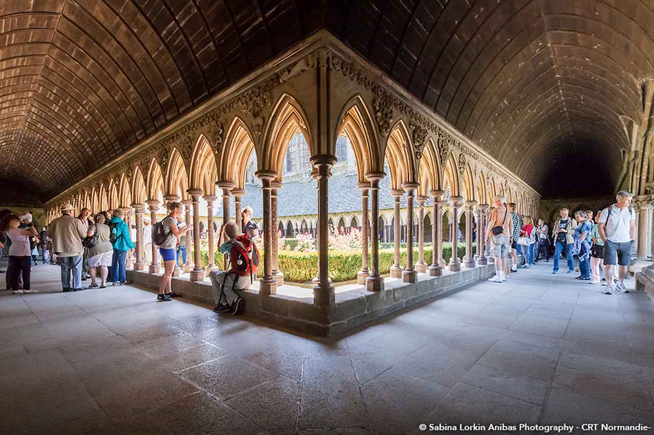 パリ観光モデルコース！世界遺産モンサンミッシェルにも訪れるフランス絶景の旅を満喫VELTRA旅行ガイド