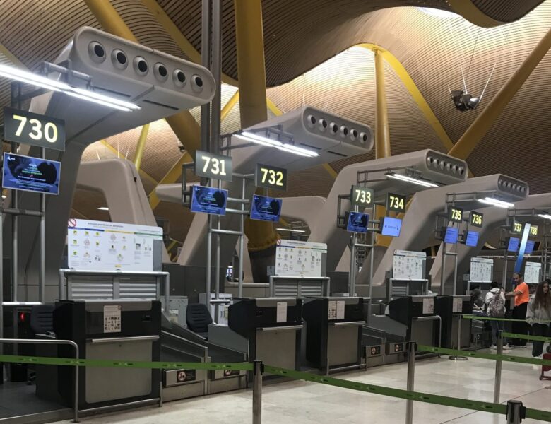 マドリード空港と市内アクセス方法：タクシーを利用しました - まなさんぽBLOG山、旅、シンプルライフ