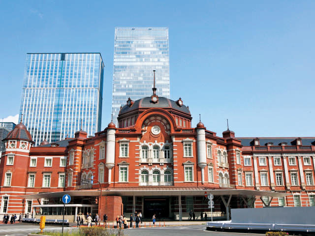 赤レンガ倉庫への行き方 周辺4駅から バス、タクシーは何分