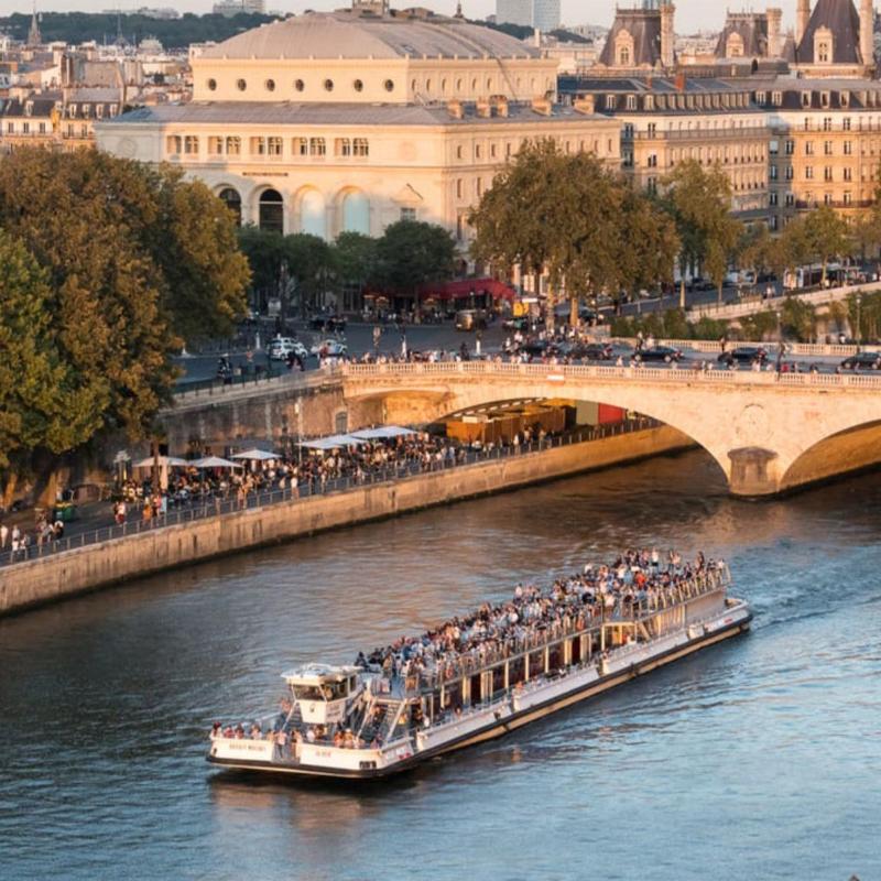 パリのセーヌ川クルーズ、サービス、乗船港、料金を選択 - VisitingParis By Yourself
